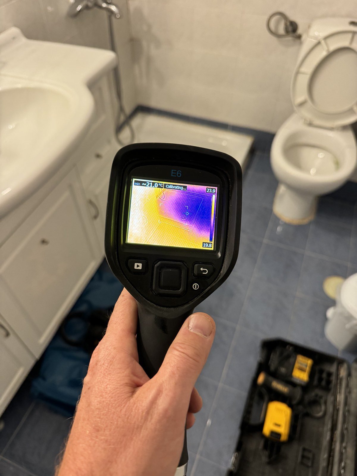 Επαγγελματική θερμοκάμερα για εντοπισμό διαρροών και υγρασίας